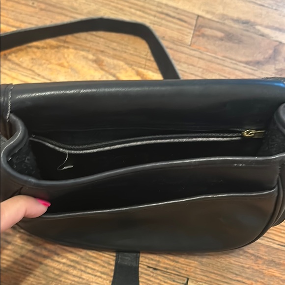 Vintage Coach Like Elegant Black Leather Shoulder Bag - Picture 3 of 4